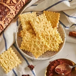 Embossing Rolling Pin (13.77''x1.77''), Wooden Rolling Pin, Square Flower Pattern Dough Roller, For Pizza, Pie, Cookies, Dumplings, Noodles, And More, Kitchen Utensils, Kitchen Gadgets, Kitchen Accessories, Home Kitchen Items