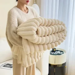 Faux Blanket, Anti-Static Flannel Soft Warmth Quilt Comforter Cozy Blanket, Luxury Faux Throw Blanket, Christmas Decorative Couch Blanket for Couch Bed Chair Sofa Christmas Gift