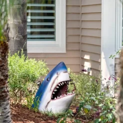 Floating Shark Head Crocodile Decor for Garden Pool, Novelty Outdoor Animals Statue Spoof Toy for Garden Park Pond Wall Decoration
