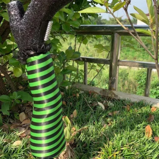 Funny Witch Leg Stake - Witch Leg Halloween Yard Decoration - Halloween Witch Prop Holiday Ornament For Outdoor Indoor Yard Patio Lawn