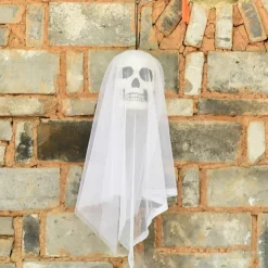 Halloween Gauze Skull Hanging Ghost with Flashing Eyes Horror Halloween Decoration Props for Haunted House Bar Restaurant KTV Decor Horror Hanging Ghost Pendant
