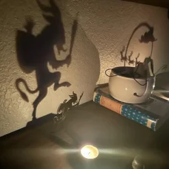 Halloween Horror Candle Holder Metal Decoration Funny Shadow Stand, Halloween Funny Candle Holder Desktop Decoration ( Without Candles )