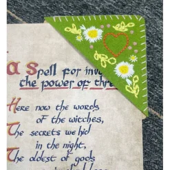 Hand Embroidered Corner Bookmark, Valentine's Day Heart Design Gift, Cute Flower Letter Embroidery, Felt Triangle Page Corner Handmade Bookmark, Decorative Bookmarks for Book Lovers