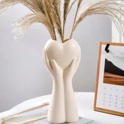 Heart-Shaped Handheld Vase, Resin Material, Artistic Human Design, Unique Modern Decorative Flower Vase, Centerpiece for Dining Table, Wedding, and Living Room Decor