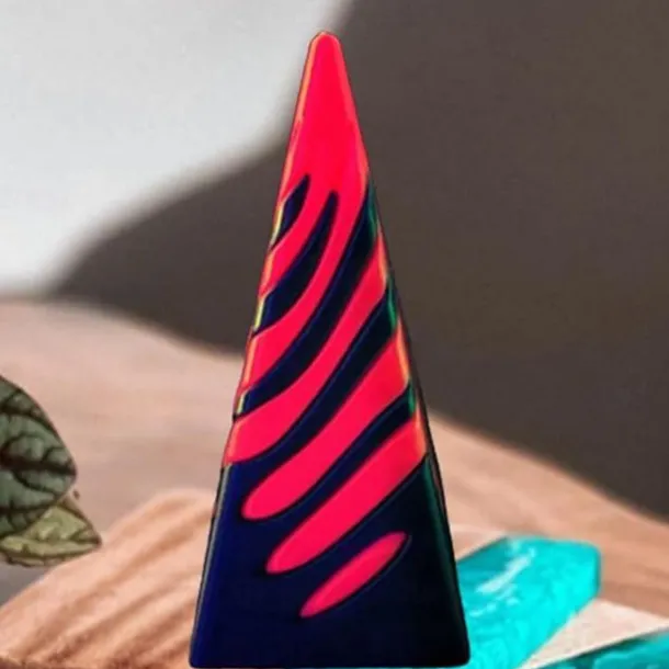Impossible Pyramid Passthrough Sculpture, Pass Through Pyramid Fidget Toy, 3D Printed Spiral Cone Toy, Mini Vortex Thread Illusion, Pyramid Passthrough Sculpture, Desktop Deco Souvenir Gift