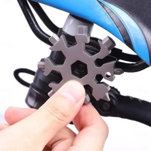 18-in-1 Snowflake Multi Tool Xmas Stainless Steel Snowflake Bottle Opener/Flat Cross Screwdriver Kit/Wrench Durable and Portable to Take Great Christmas gift