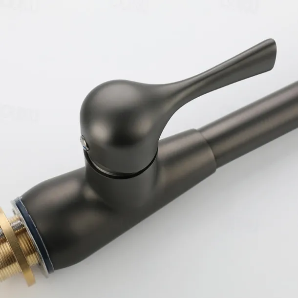 Kitchen Faucet with Pull-out Spray - Single Handle One Hole Electroplated / Painted Finishes Pull-out / Pull-down / Standard Spout / Tall / High Arc Centerset Modern Contemporary Kitchen Taps