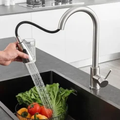 Kitchen Faucet with Pull-out Spray,Single Handle One Hole Stainless Steel Pull-out / Pull-down / Standard Spout / Tall / High Arc Centerset Minimalist / Modern Contemporary Kitchen Taps