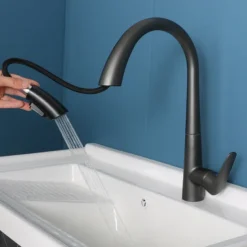 Kitchen Faucet with Pull-out Spray 360° Rotated Single Handle One Hole Minimalist Modern Contemporary Kitchen Taps