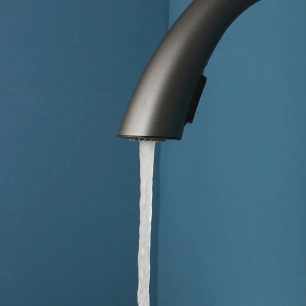 Kitchen Faucet with Pull-out Spray 360° Rotated Single Handle One Hole Minimalist Modern Contemporary Kitchen Taps