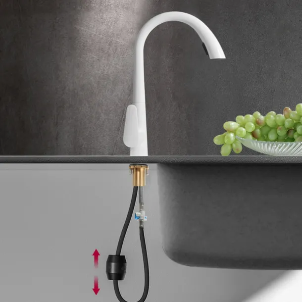 Kitchen Faucet with Pull-out Spray 360° Rotated Single Handle One Hole Minimalist Modern Contemporary Kitchen Taps