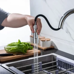 Kitchen Faucet with Pull-out Spray,Single Handle One Hole 2-modes Brass Kitchen Taps
