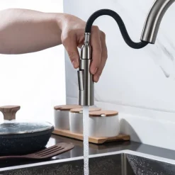 Kitchen Faucet with Pull-out Spray,Single Handle One Hole 2-modes Brass Kitchen Taps