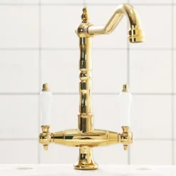 Kitchen Faucet,Two Handles One Hole Antique Brass / Electroplated / Painted Finishes Standard Spout Centerset Antique Kitchen Taps