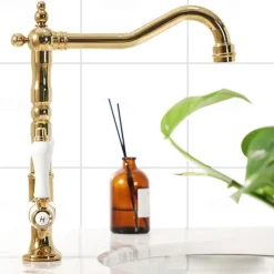 Kitchen Faucet,Two Handles One Hole Antique Brass / Electroplated / Painted Finishes Standard Spout Centerset Antique Kitchen Taps