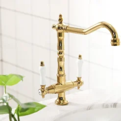 Kitchen Faucet,Two Handles One Hole Antique Brass / Electroplated / Painted Finishes Standard Spout Centerset Antique Kitchen Taps