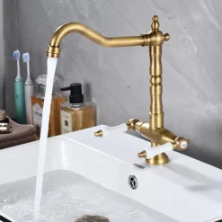 Kitchen Faucet,Two Handles One Hole Antique Brass / Electroplated / Painted Finishes Standard Spout Centerset Antique Kitchen Taps