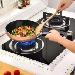 Magic Anti-Mold Peel & Stick Selfadhe Sive Caulk Tape Strip Width 3.8cm Self-Adhesive Sealing Caulk Tape Strip - Easy Peel and Stick Solution for Seamless Caulking, Waterproof and Mold-Proof PVC Mater