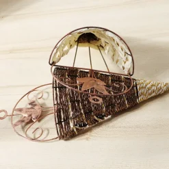 Mental Wall Art Artificial Vase Basket for Flower Arranging Triangle Wall Hanging Iron Rattan Wall Hanging Flower Holder Interior Decoration