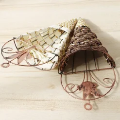 Mental Wall Art Artificial Vase Basket for Flower Arranging Triangle Wall Hanging Iron Rattan Wall Hanging Flower Holder Interior Decoration