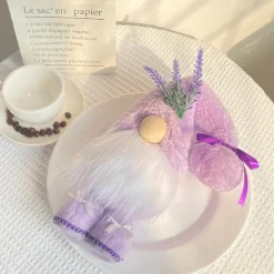 Mother's Day Gnome Decoration, Purple Standing Faceless Gnome Doll, Tabletop Figurine for Mom, Cute Holiday Shelf Decor Gift for Her