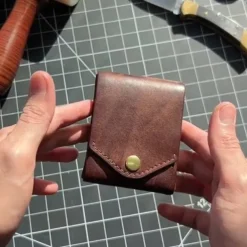 Multifunctional Compact Wallet - Leather Bi-Fold Wallet for Men and Women, Slim and Stylish Design with Card Slots and Coin Pocket