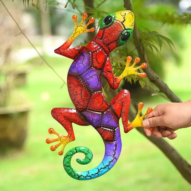 Outdoor Metal Decoration,Gecko Figurine,Hanging Gecko Wall Art Ornaments Lizard Wall Sculptures & Statues Decoration for Home Garden Farmhouse Porch Patio Lawn Fence Backyard