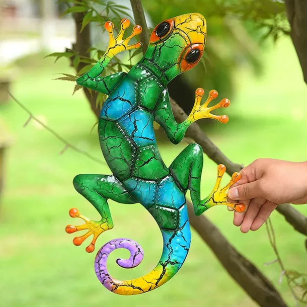 Outdoor Metal Decoration,Gecko Figurine,Hanging Gecko Wall Art Ornaments Lizard Wall Sculptures & Statues Decoration for Home Garden Farmhouse Porch Patio Lawn Fence Backyard