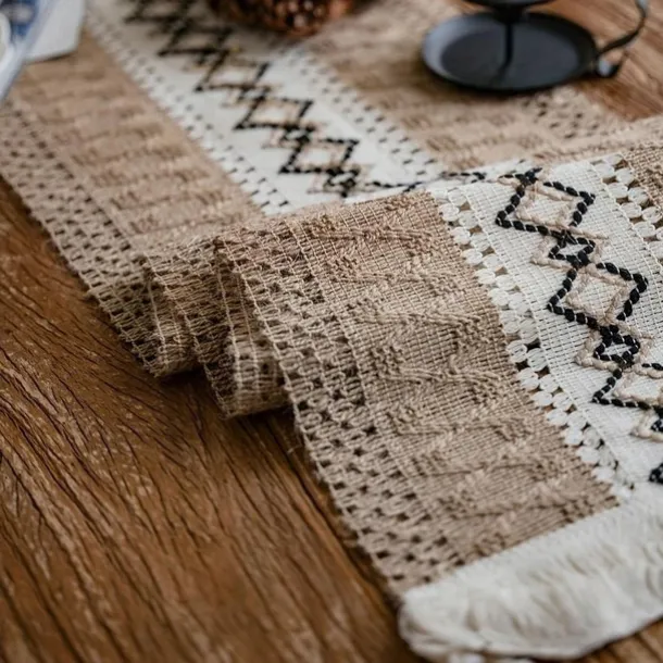 1pc, Bohemian Patchwork Burlap Table Runner - Farmhouse Style Doily for Country Weddings, Bridal Showers, and Dinner Parties - Perfect Home Decor