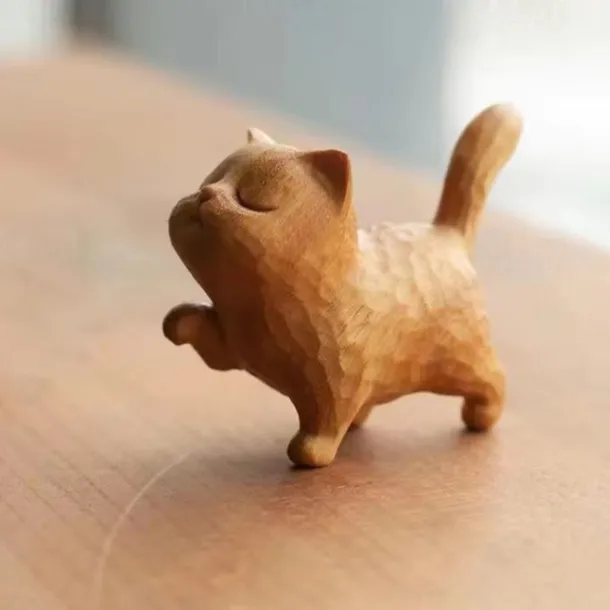 1pc Boxwood Carving Cat With Modern Childlike, Cute And Simple, Arrogant And Wealthy Little Cat Handle, Play With Animal Ornaments On The Go, Home Decor