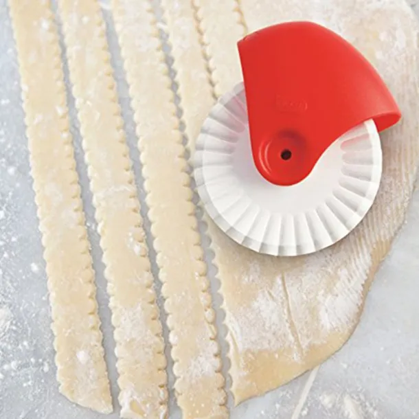 1pc Easy-to-Use Pizza Pie Curler - Perfect for Decorating and Baking Pizza and Pastry Crusts