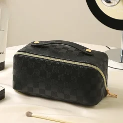 1pc Makeup Bag Portable PU Leather Pillow Makeup Bag High Beauty Travel Hand Wash Bag Cosmetic Storage Bag