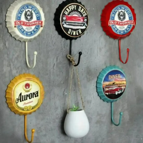 1pc Retro Metal Hooks Beer Bottle Cap Pattern Waterproof Hanging Hooks Perfect for Room Kitchen Porch Door & Home Improvement Outdoor Decor 10x16cm/4''x6.3''