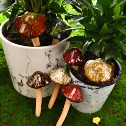 4pcs Ceramic Mushroom for Garden Yard Fairy Garden Lawn Ornament Decor Pottery Ornament Garden Ceramic Mushroom Statue Garden Pot Decoration