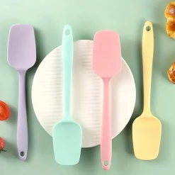 6pcs, Large and Small Silicone Spatulas, Oil Brush, and Long Macaron Spatula - Essential Baking Supplies for Cakes, Cheese, and More