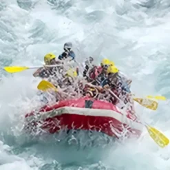 1pcs, Outdoor Essential Adult Emergency Raincoat, Keychain Ball with Raincoat, Adult Raincoat, Suitable for Outdoor Cycling, Mountaineering, Outdoor Sports and Amusement Parks, Rainy Day Essentials