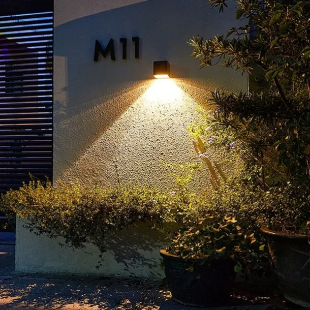 1/2pcs Solar Outdoor Wall Lights Patio Lights Fence Light for Garden Patio Balcony Courtyard Villa Porch Yard Decoration Atmosphere Waterproof Wall Lamp