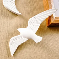 4PCS White Resin Flying Bird Ornaments, 3D Wall Decorations for Home, Family, Hotel, Indoor Warm Bird Wall Decor, Decorative Wall Embellishments