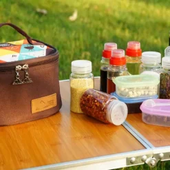 6-Piece Set Travel Spice Kit Spice Containers for Camping Portable Spice Kit Camping Salt Pepper Shakers Camping Spice Containers Seasoning Storage with Bag for Home Kitchen Camping BBQ Traveling