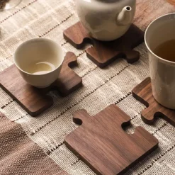 4-Piece Vintage Wooden Puzzle Coasters, Heat-Resistant Drink Coaster Set, Tabletop Protection for Office Desk, Bar, Home Decor