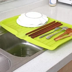 Plastic Dish Drainer Board, Large White Draining Tray with Side Drop Slope Diversion, Water Drain Board Drying Plate Dish Strainer Mat with Non-Slip Base for Bowl Cup Kitchenware