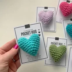 Pocket Hug Heart, Handmade Cute Crocheted Pocket Hug Good Luck Gifts Heart Pocket for Birthday Wedding Valentines
