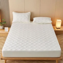 Queen Full King Protective Bed Cover Waterproof Mattress Protector Quilted Fitted Mattress Pad Bed Protector Mattress Cover with Elastic Band Thickened Urine-Proof