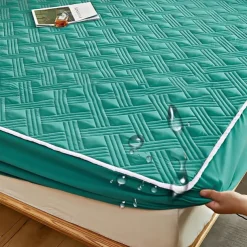 Queen Full King Protective Bed Cover Waterproof Mattress Protector Quilted Fitted Mattress Pad Bed Protector Mattress Cover with Elastic Band Thickened Urine-Proof