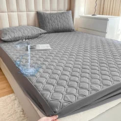 Queen Full King Protective Bed Cover Waterproof Mattress Protector Quilted Fitted Mattress Pad Bed Protector Elastic Band Suitable for All Seasons,Embossed Design,360°Coverage,Deep Pocket