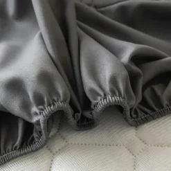 Queen Full King Protective Bed Cover Waterproof Mattress Protector Quilted Fitted Mattress Pad Bed Protector Elastic Band Suitable for All Seasons,Embossed Design,360°Coverage,Deep Pocket