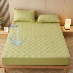 Queen Full King Protective Bed Cover Waterproof Mattress Protector Quilted Fitted Mattress Pad Bed Protector Mattress Cover with Elastic Band Thickened Urine-Proof