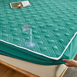 Queen Full King Protective Bed Cover Waterproof Mattress Protector Quilted Fitted Mattress Pad Bed Protector Mattress Cover with Elastic Band Thickened Urine-Proof