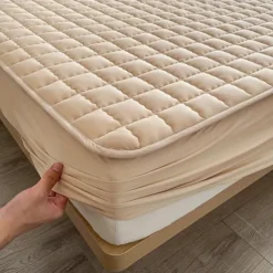 Queen Full King Protective Bed Cover Waterproof Mattress Protector Quilted Fitted Mattress Pad Bed Protector Protective Mattress Cover Soft Comfortable