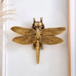 Resin Gold Bee/Dragonfly Home Decor Craft, Wall Hanging Insect Lovers' Collectible, Handcrafted Photo Frame, Insect Decoration Accessory for Family Parties and Insect Exhibits